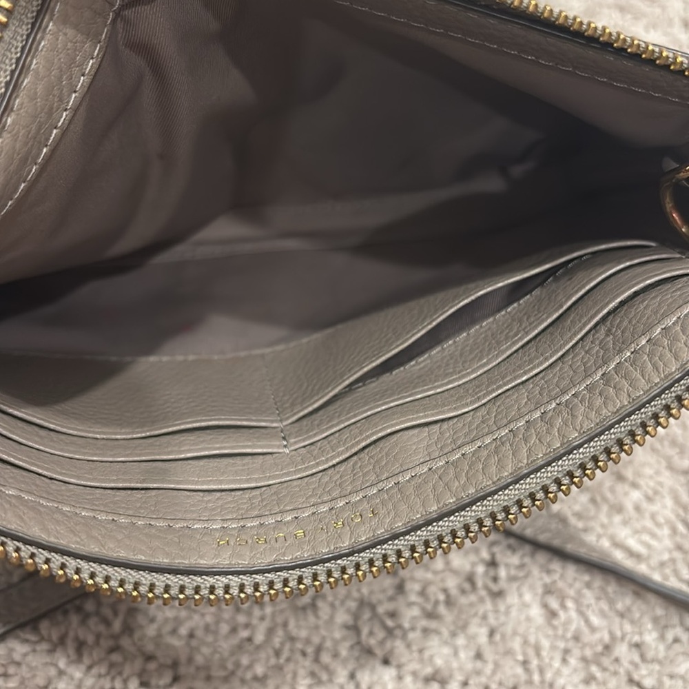 Tory Burch MERCER PEBBLED ZIP CROSSBODY Bag - Picture 11 of 11
